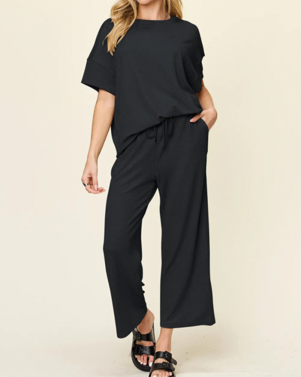 Kiera - Ensemble t-shirt ample à col rond texturé et pantalon à jambes larges