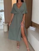 Estrella - Élégante robe midi à manches trois-quarts et fente style portefeuille