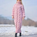 Fiona - Robe à manches longues à col roulé en maille torsadée